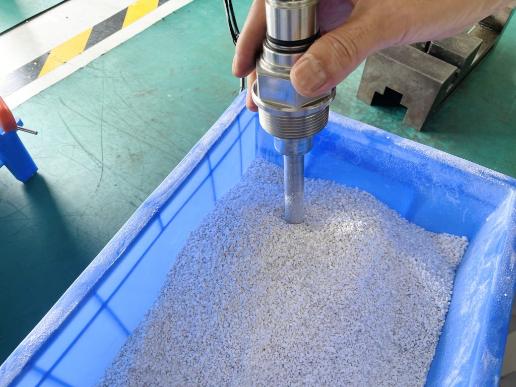 振棒料位开关安装方式与切换点的关系