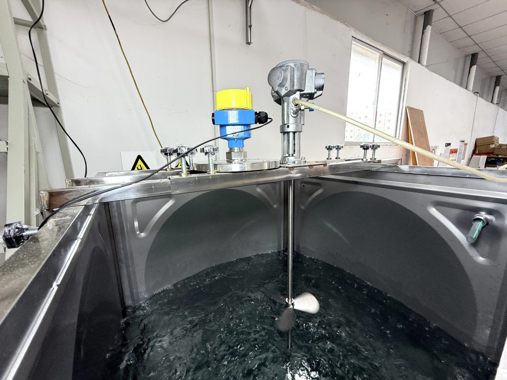 酸罐液位控制：使用计为雷达实现高可靠液位测量