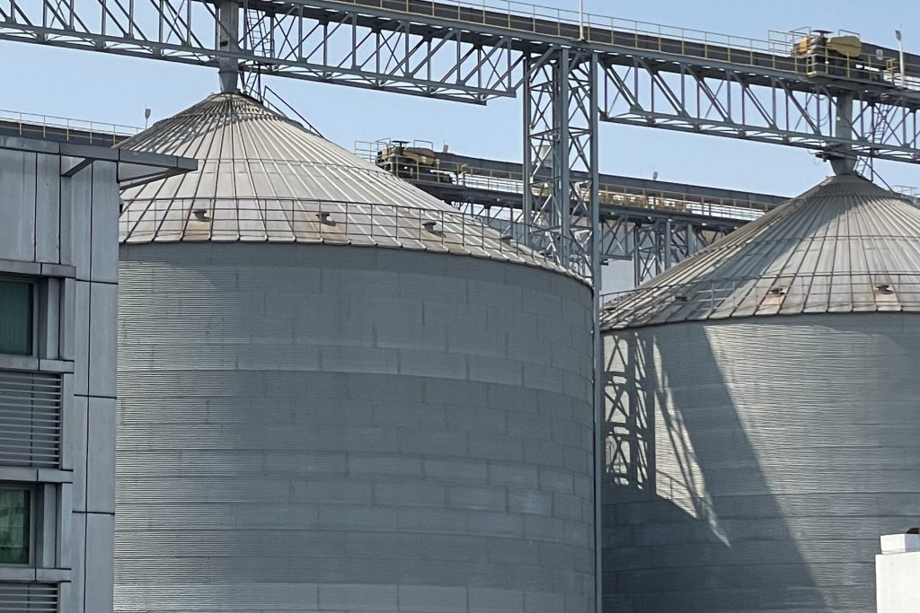 94台计为JWrada®雷达液位计落地宁波精细化工项目