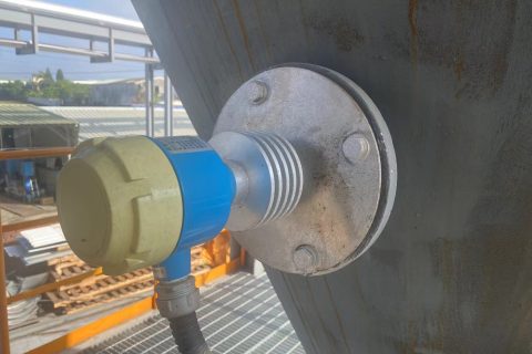 高温工况下的料位测量解决方案——计为阻旋料位开关在400℃粉末工艺中的应用