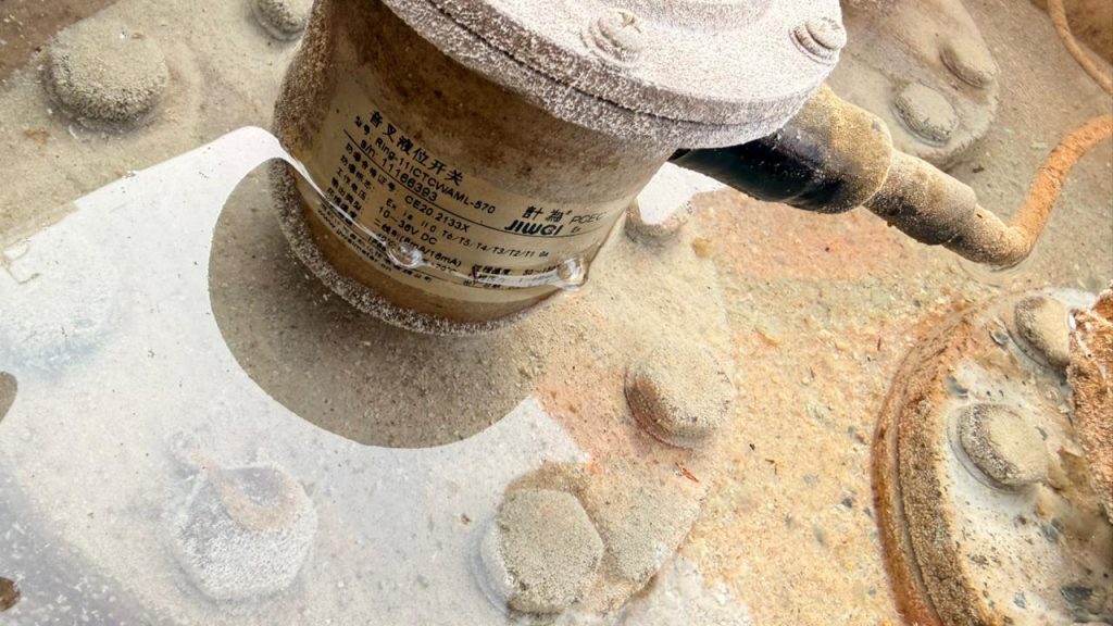 计为不锈钢音叉液位开关在波斯湾船舶压载水舱监测海水