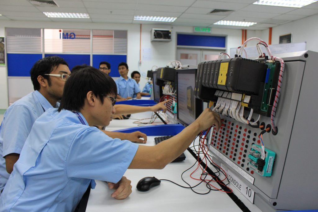 信号漂移解析：工业自动化系统中最隐蔽的风险