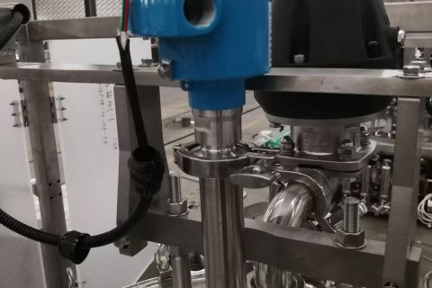 蒸汽分离器液位监控新标杆：计为音叉液位开关以超短叉体征服狭小空间