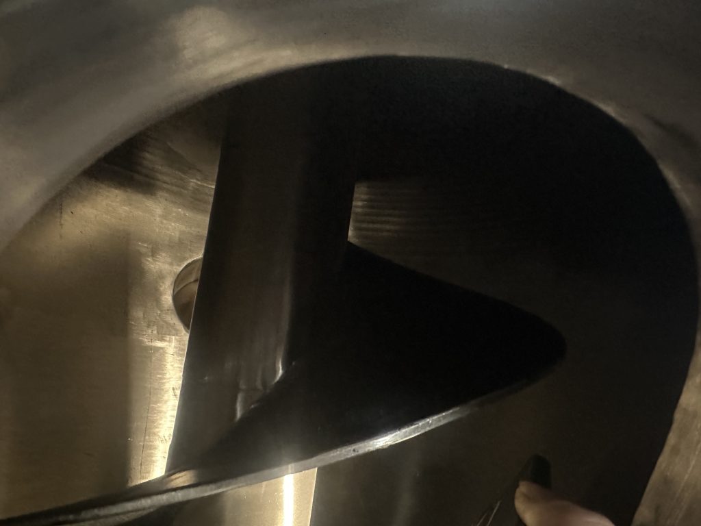 南孚电池储供料仓：Tube-11振棒料位开关实现稳定可靠物位监测