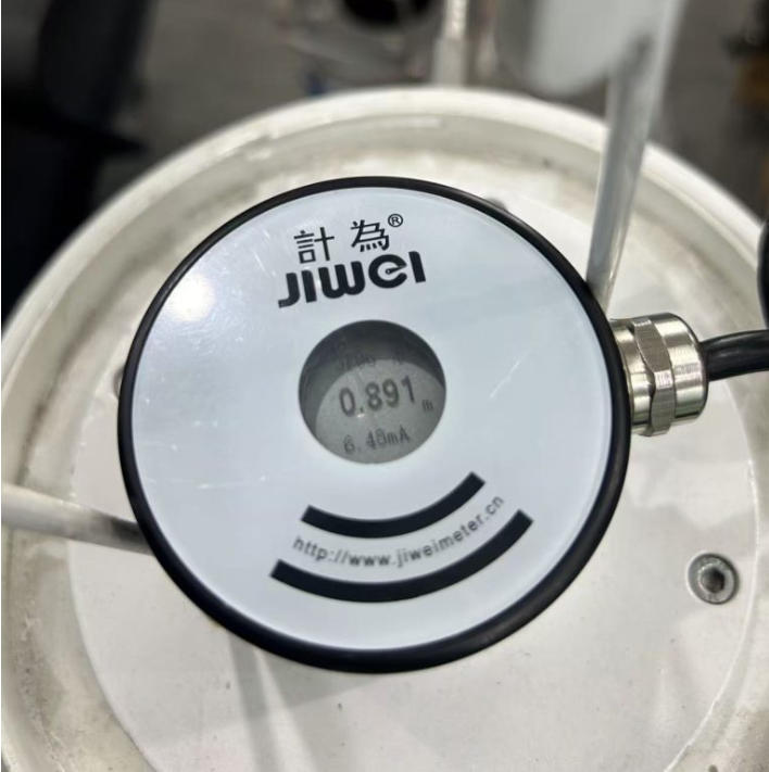 JWrada®-22 雷达物位计 80GHz雷达物位计在IBC吨桶与聚乙烯储罐中的穿透式液位测量应用