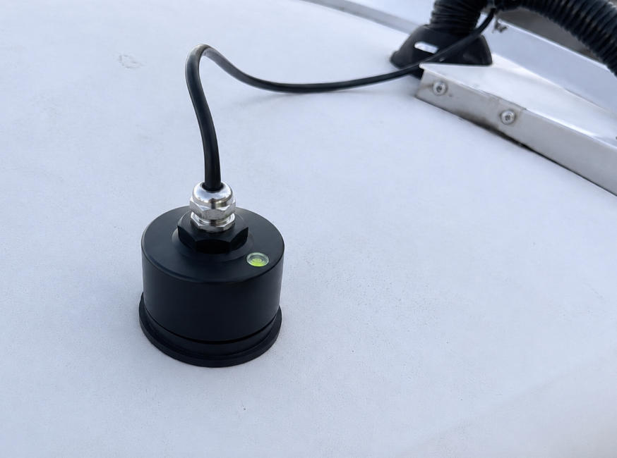 加拿大冬季除冰液储运关键：如何通过雷达物位变送器消除液位监控盲区